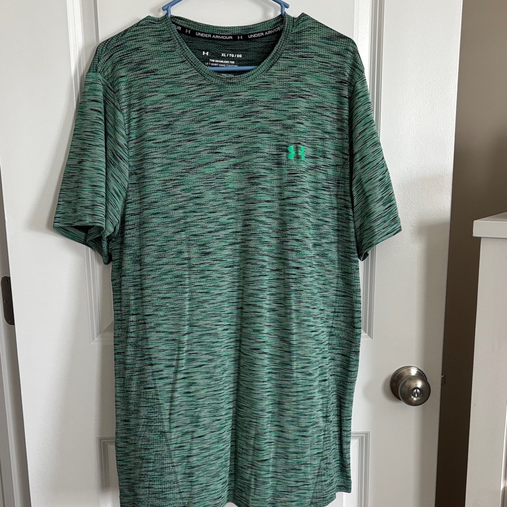 Under Armour Men's Heathered Green Tee
